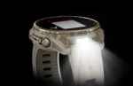 Fenix8_43_SoftGold_HR_Flashlight.webp